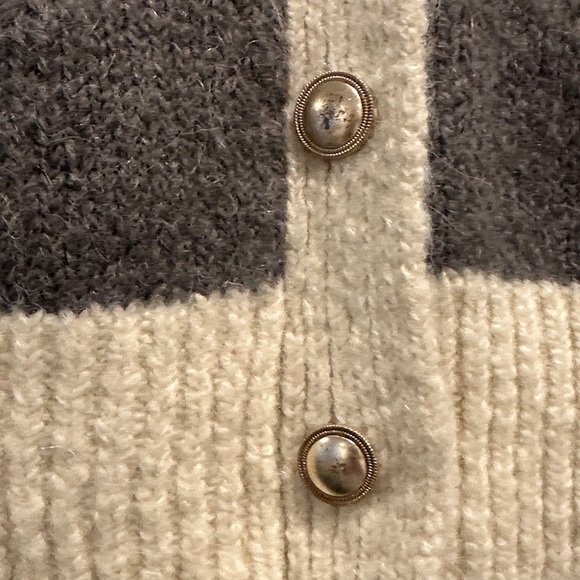 Zara Women's Cardigan in Gray and Cream - Picture 3 of 5